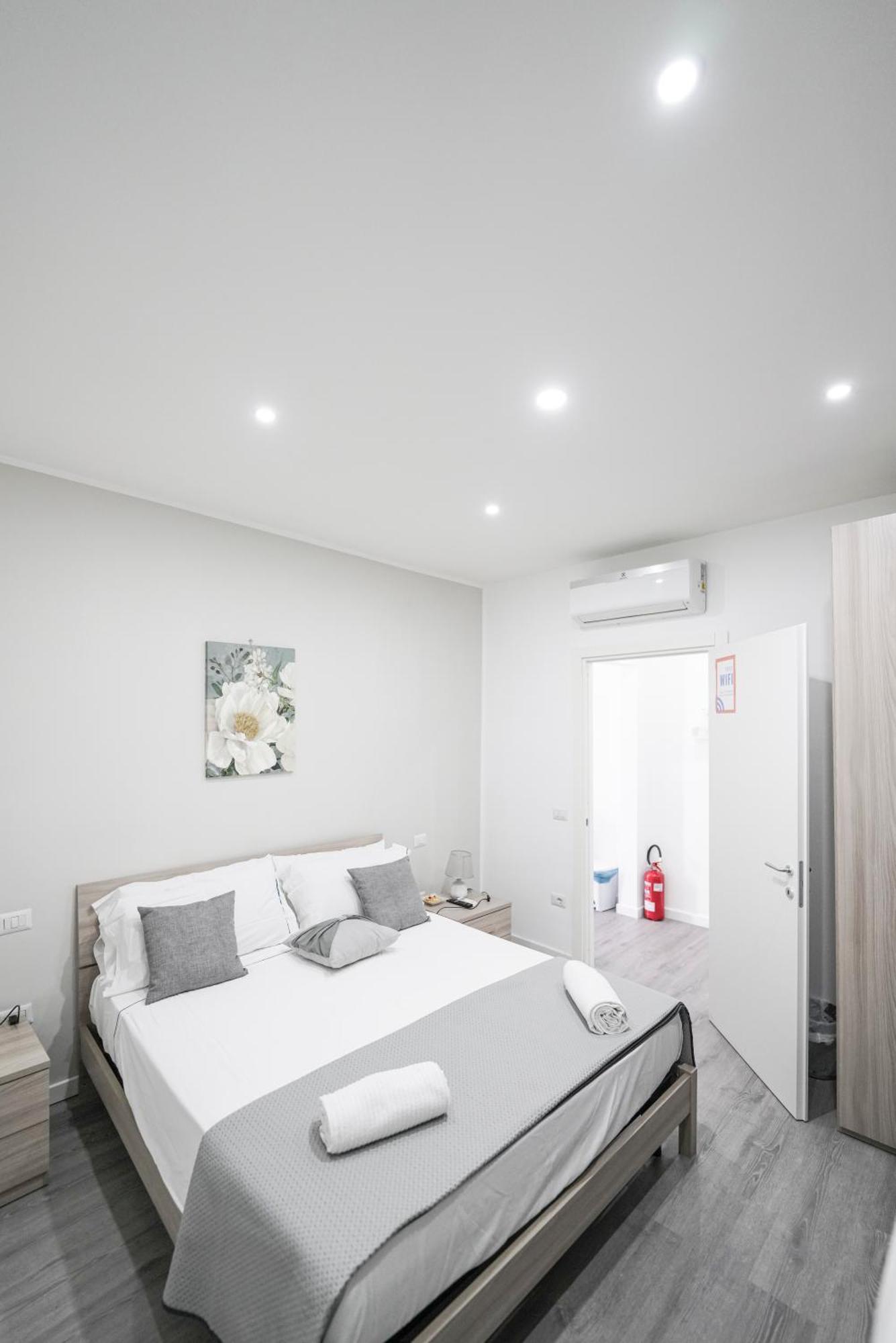 Capodichino Apartment 127 - 20 Naples Luaran gambar