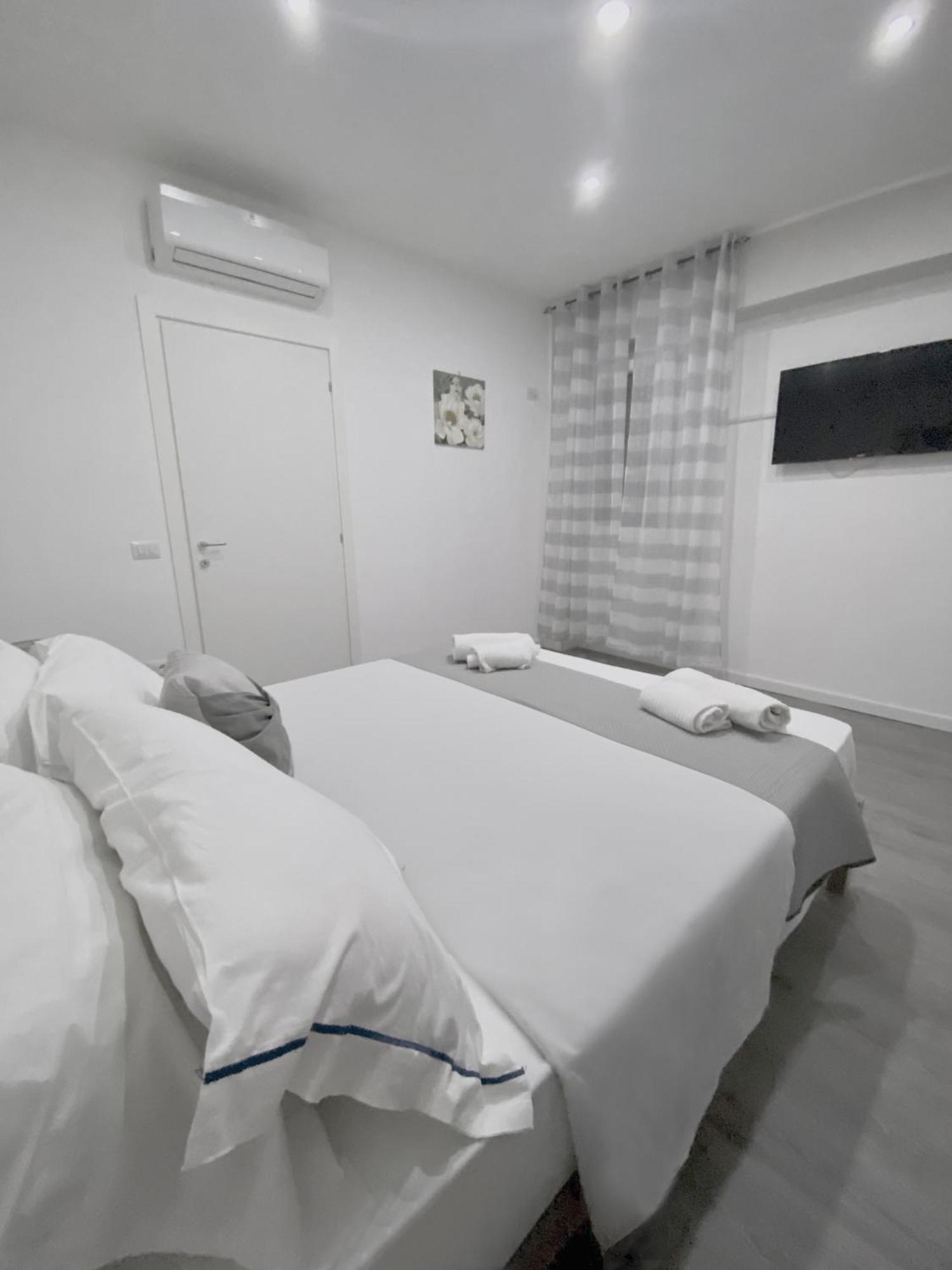 Capodichino Apartment 127 - 20 Naples Luaran gambar